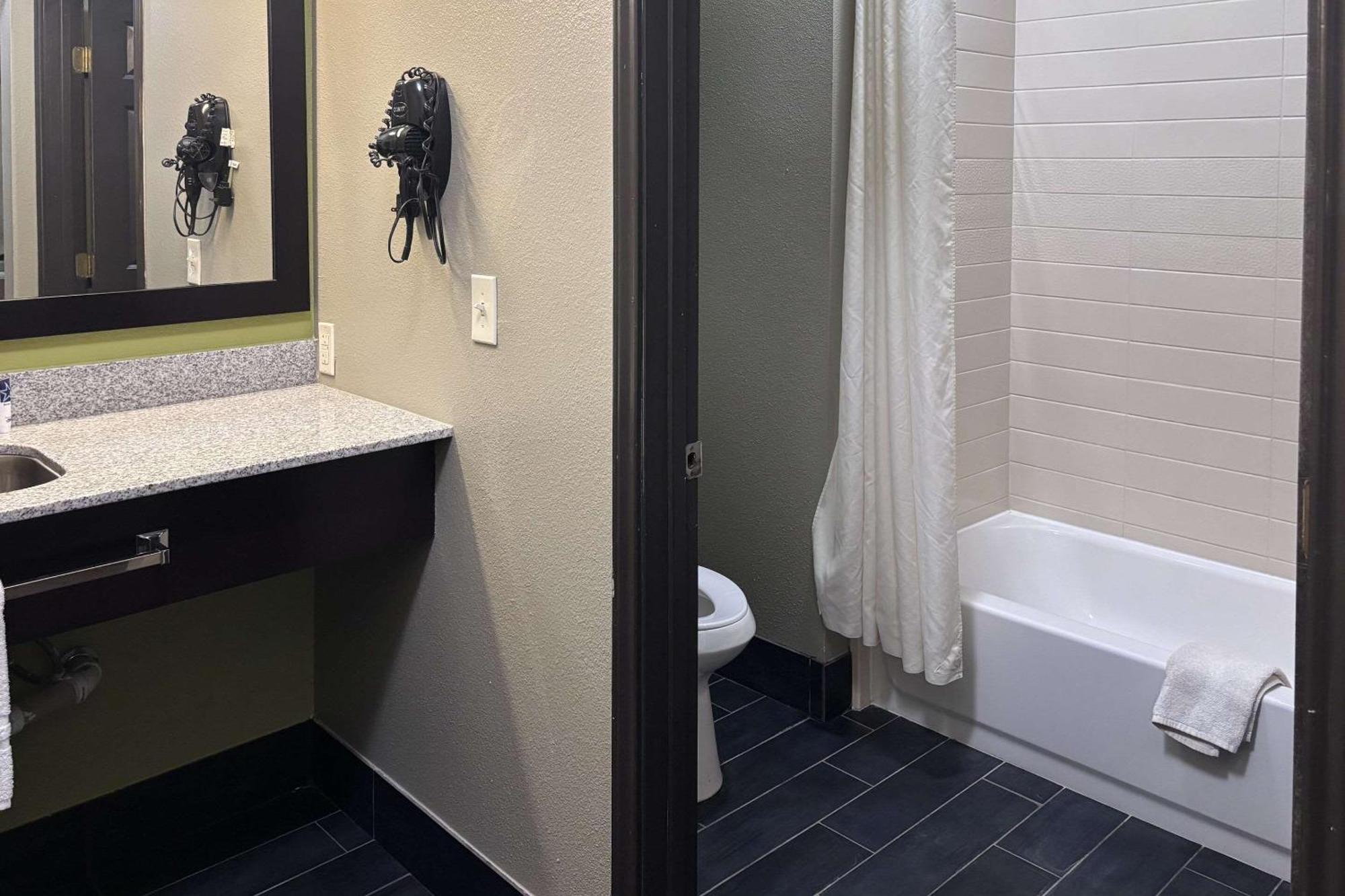 Americas Best Value Inn Dilley Exterior foto