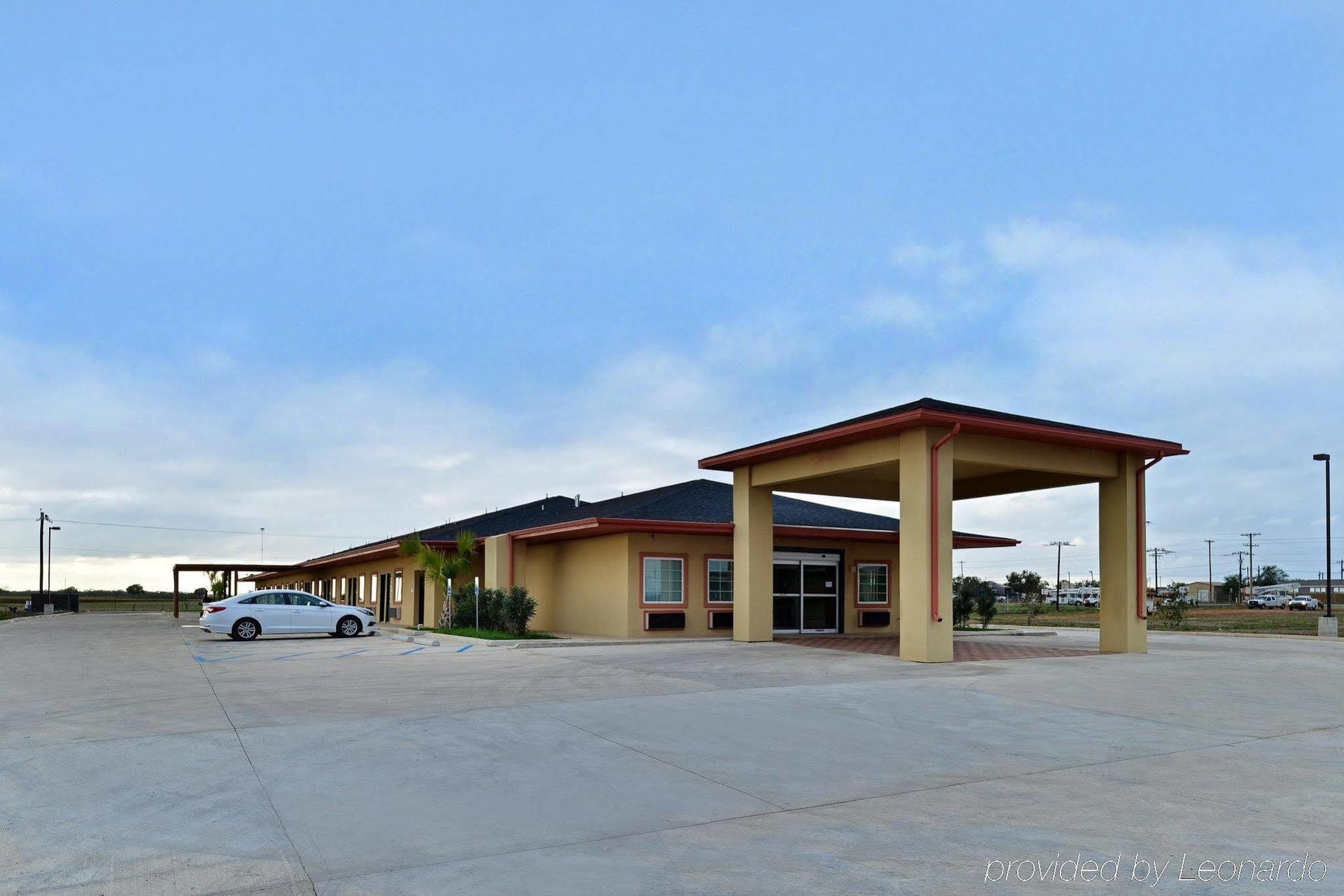 Americas Best Value Inn Dilley Exterior foto